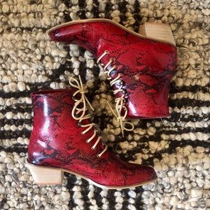 Red & black snakeskin lace up boots size 8